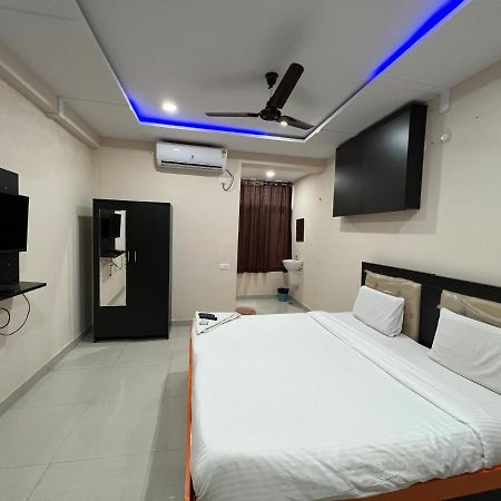 5 Star Grand Hotel Шамшабад Екстериор снимка