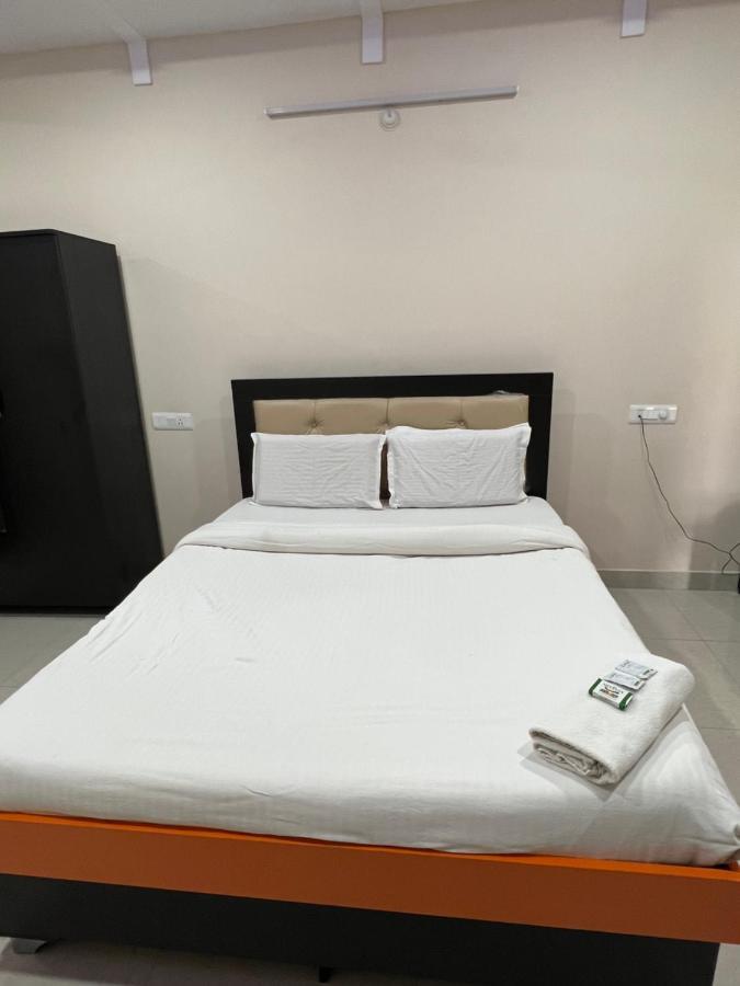 5 Star Grand Hotel Шамшабад Екстериор снимка